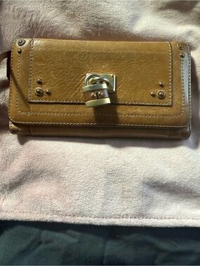 Chloe Leather Snap Lock Wallet Clutch in Brown in good condition ( COA)